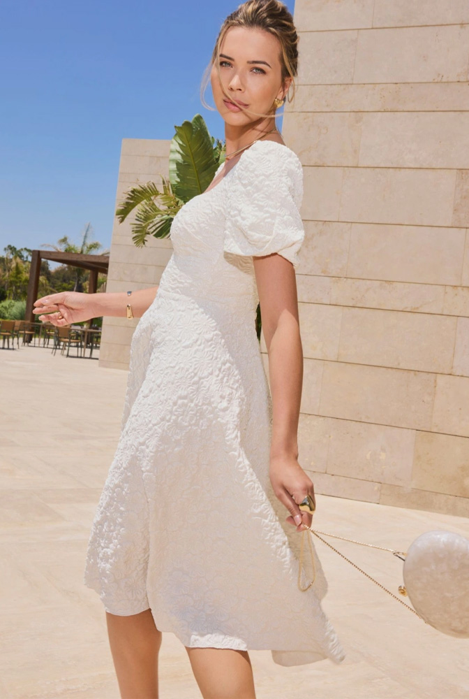 5 September Occasions for Which an Elegant Dress Will Be the Best Choice