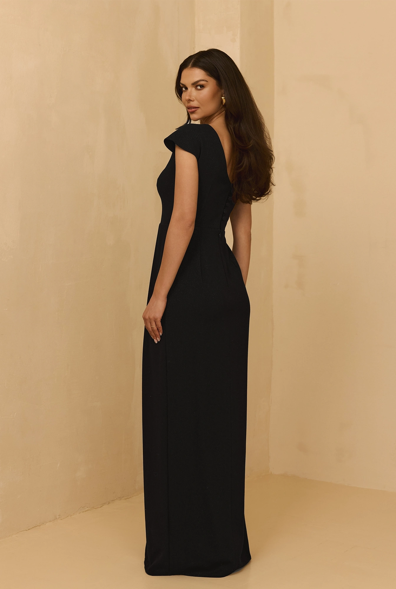 Kasjana – black maxi with delicate silver thread