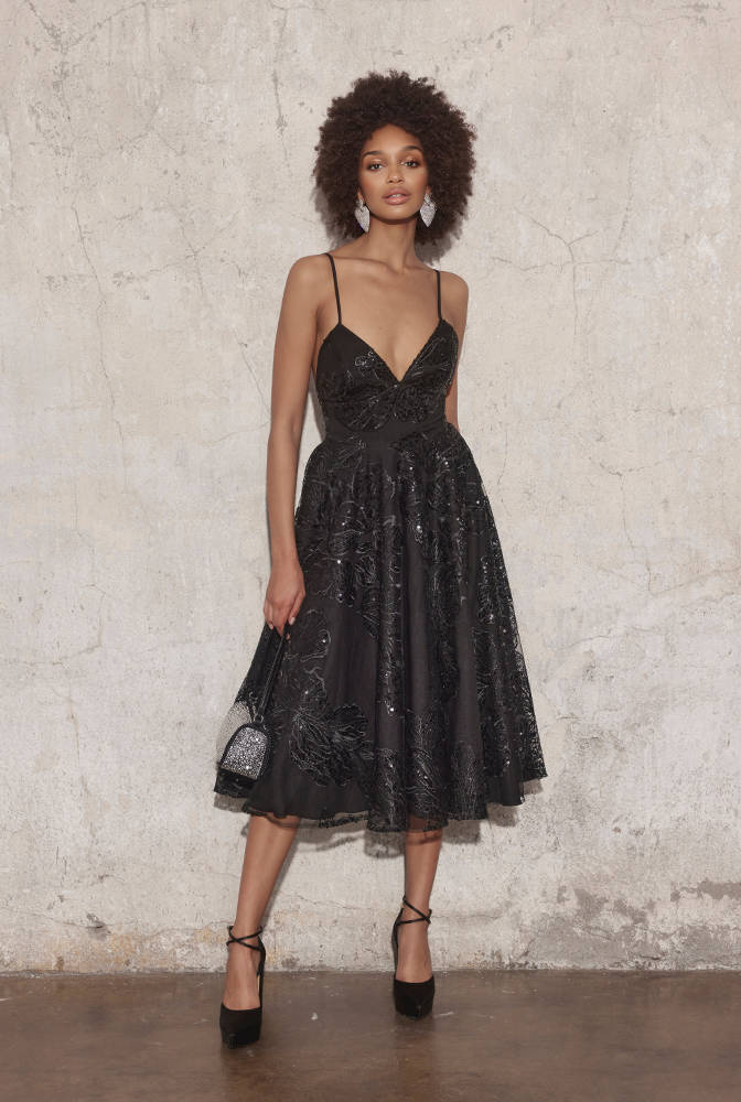 Lynn - charming lace midi