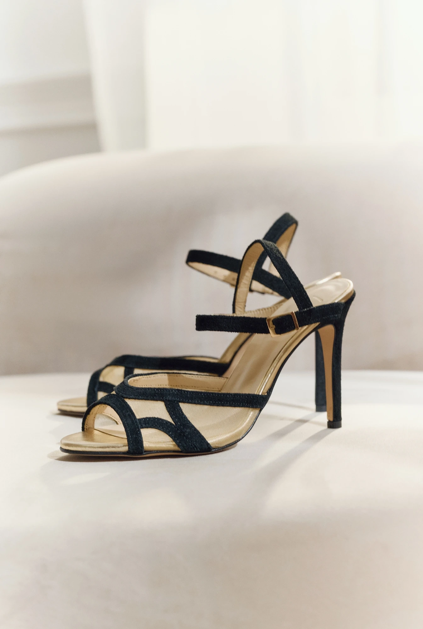 Giulia – black sandals with mesh details