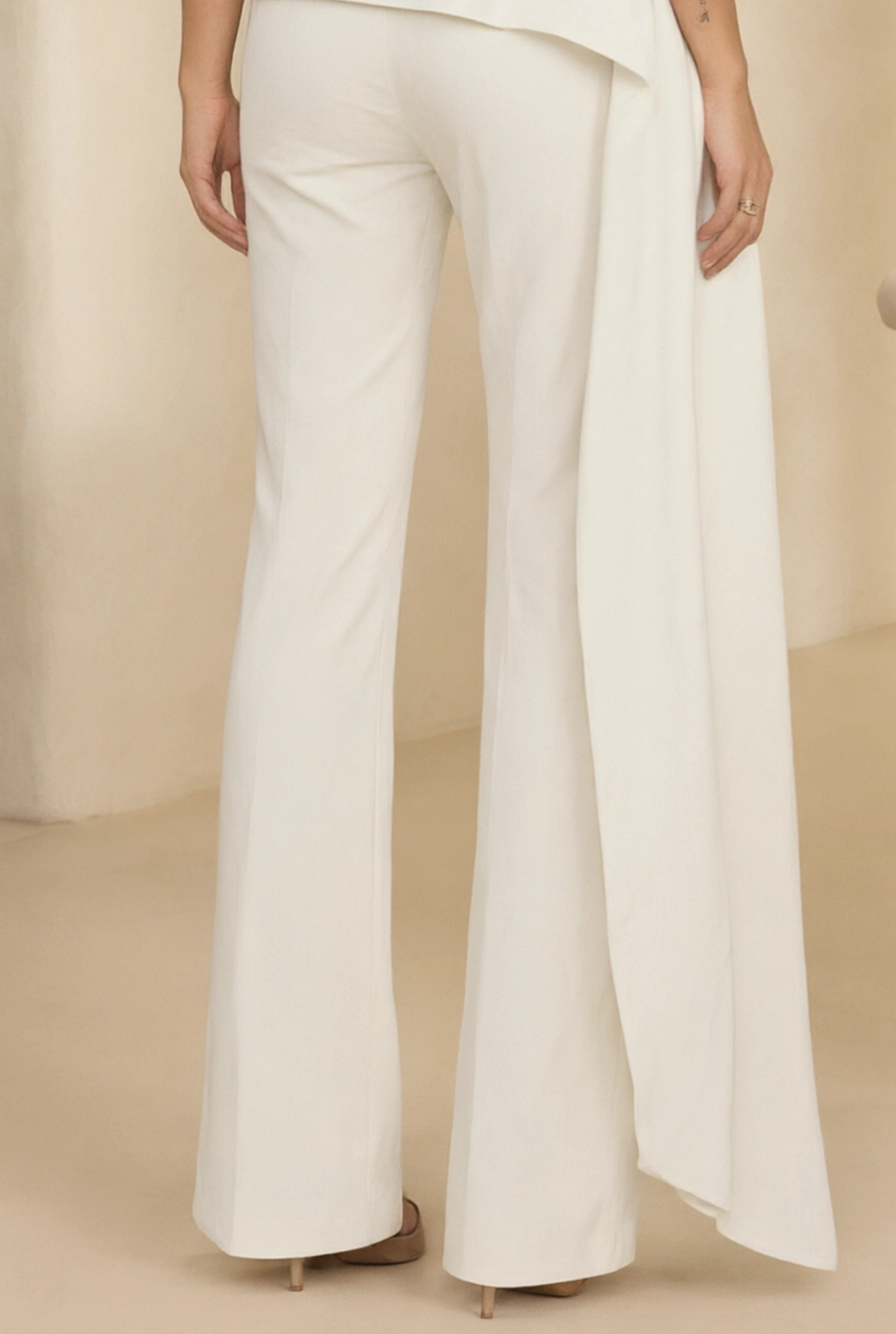 Puerto – off-white set: blouse + trousers