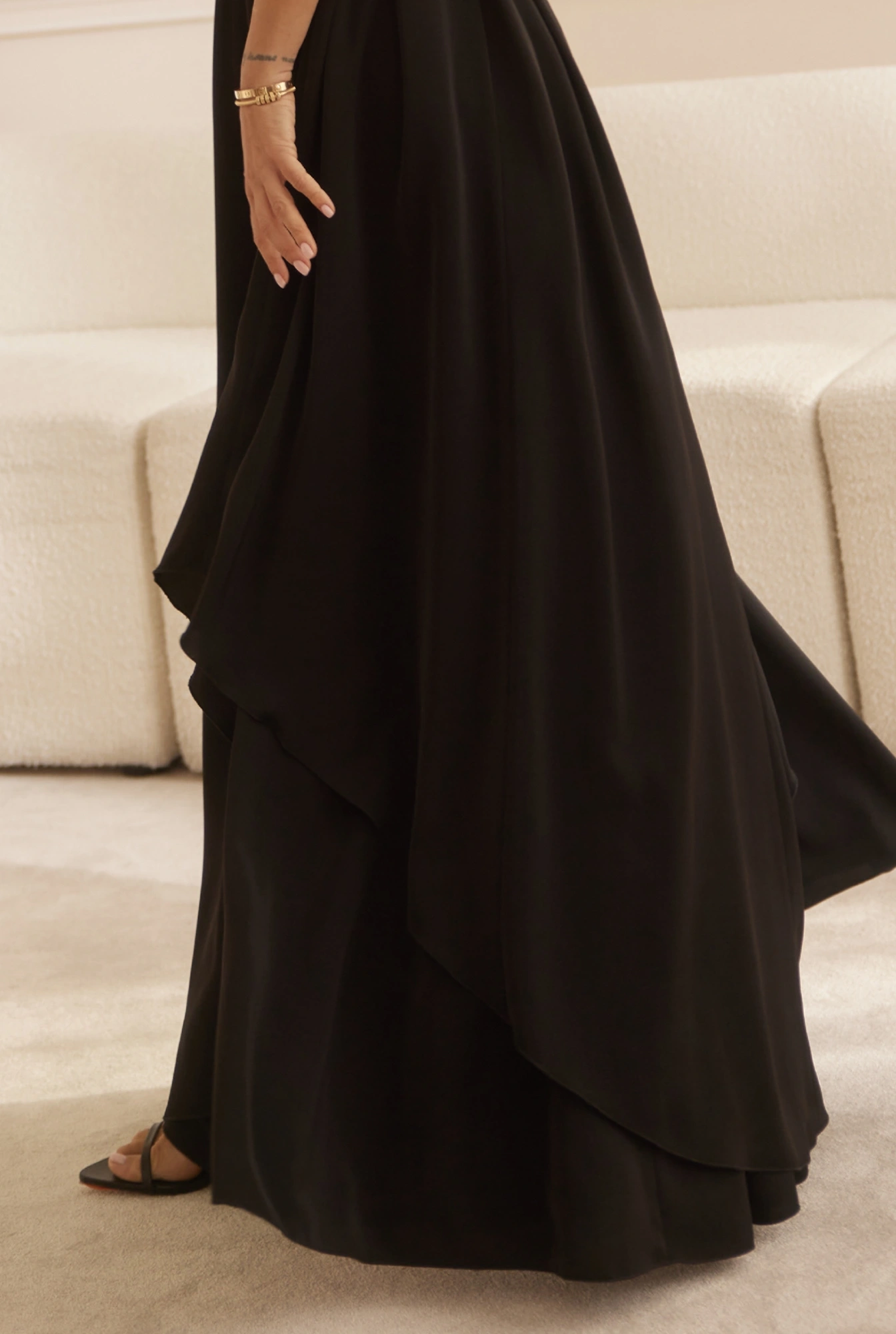 Manuela - Airy long dress in black fabric